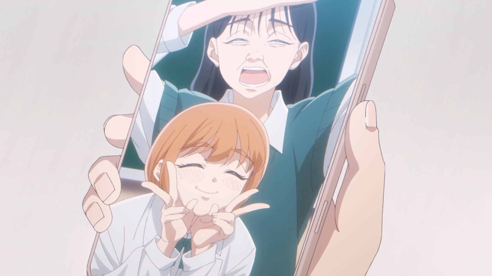 波的手机里存满了与蓝美的合照,最后的台词“好难受”似乎也传达出了波心中深刻的感受。 image