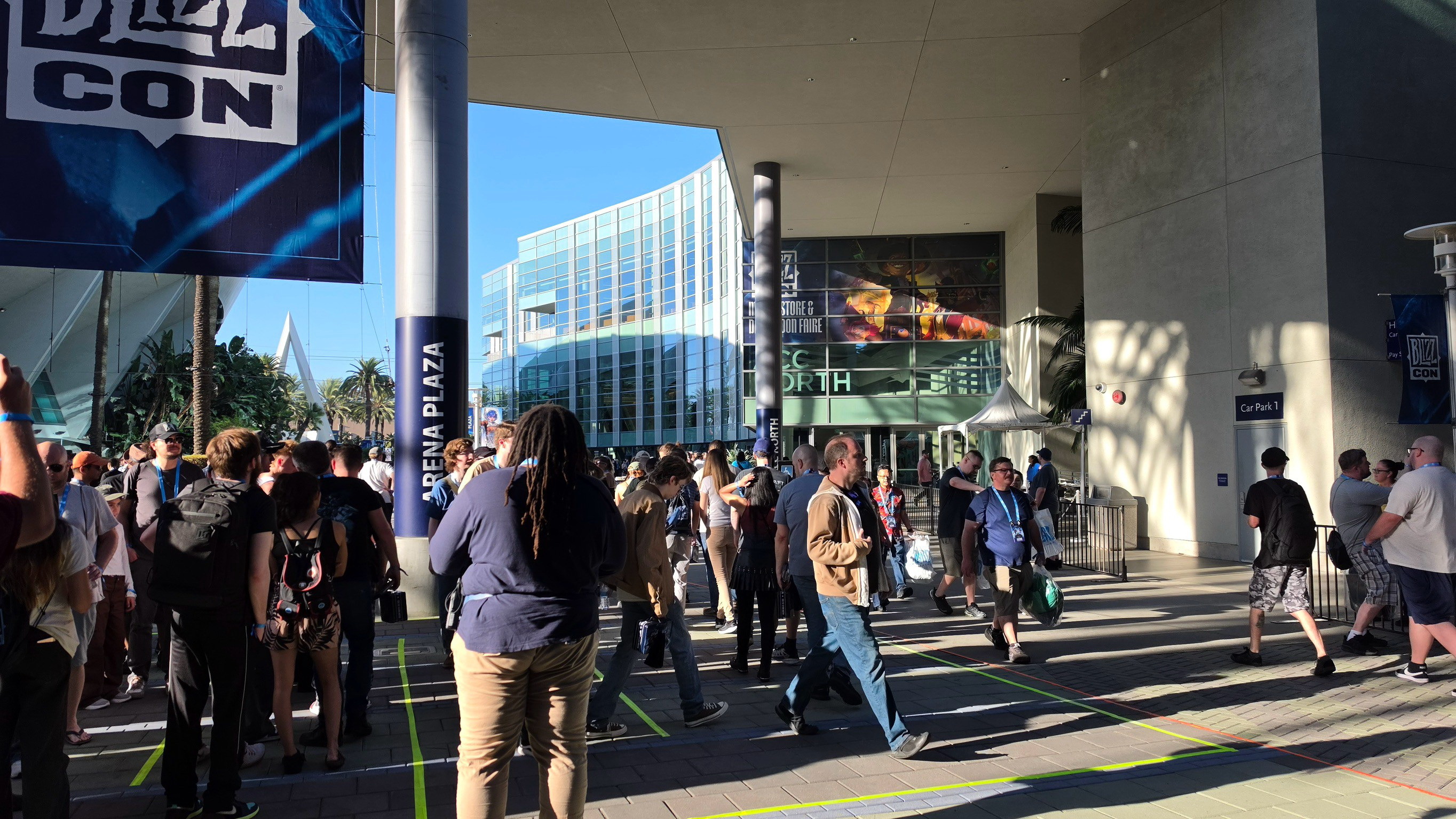Blizzard Store 排隊商店人潮 image